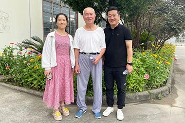 JINHAILUO వ్యవస్థాపకుడు Mr. He Shijun, ZHOUSHAN JWELL Screw&Barrel Co.,LTDని సందర్శించారు.